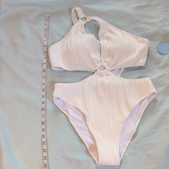 Hilinker Women's Elegant Cream One Piece Swimsuit Medium - Picture 7 of 7